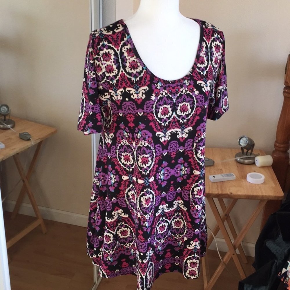 S LuLaRoe Perfect Tee B04 12
